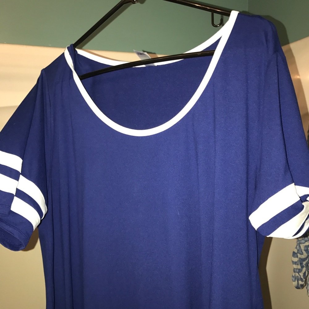 Lularoe XL Navy and White Perfect Tee